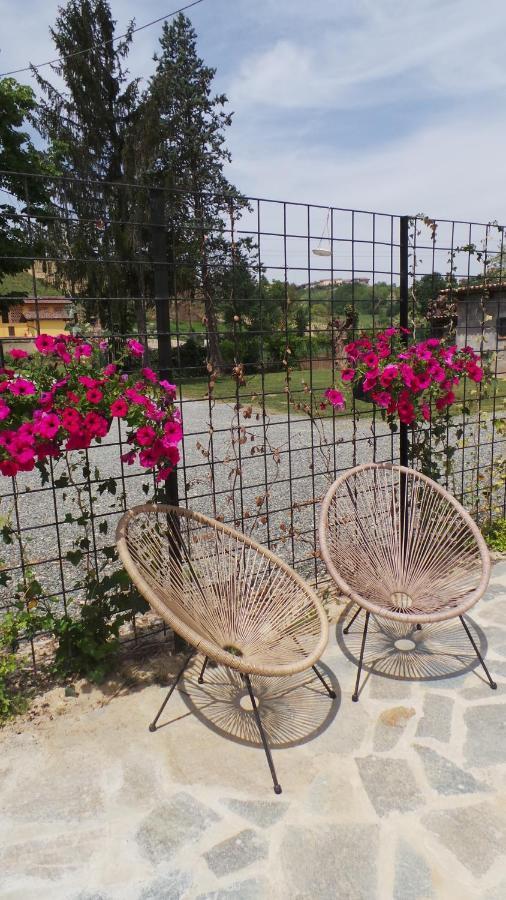 Sotto La Vigna Charm Stay Adults Only Vacation Suite Montegrosso dʼAsti Exterior foto